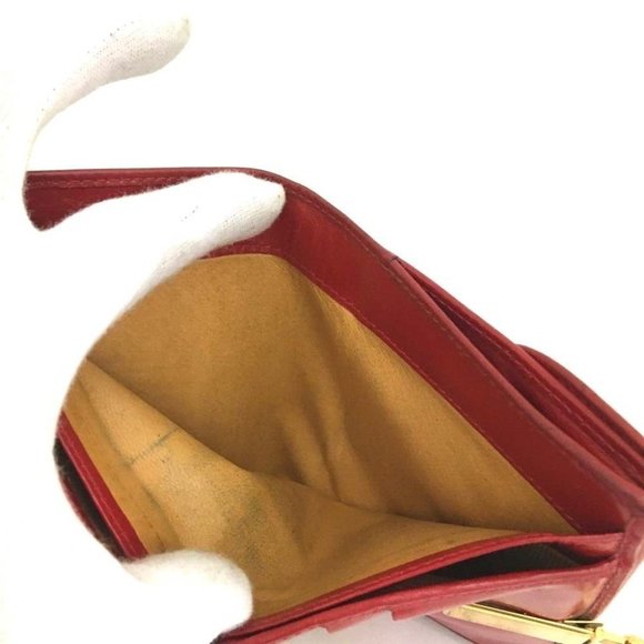 Gucci Red Leather Bi-fold Wallet with Engraved 'GUCCI' Horseshoe Accent - Picture 6 of 7